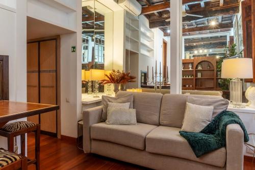 CS Spanish Steps Historic Loft
