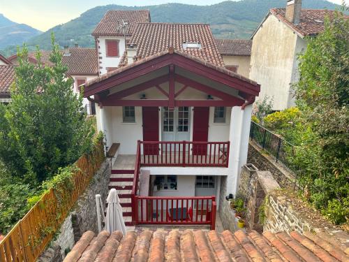 Erkély/terasz, Gîte Azkorria (Gite Azkorria) in Uhart-Cize