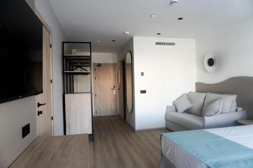 Double or twin room, 3 beds