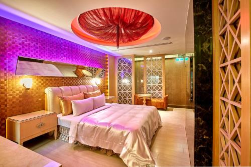 1 queen bed