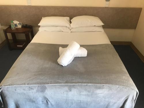 Nanango Star Motel Ideally located in the Nanango area, Nanango Star Motel promises a relaxing and wonderful visit. Both business travelers and tourists can enjoy the propertys facilities and services. Service-minded s