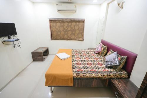 Dış Görünüm, hotel green ac&non ac rooms in Vapi