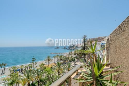 Apartamento frontal al mar con cochera