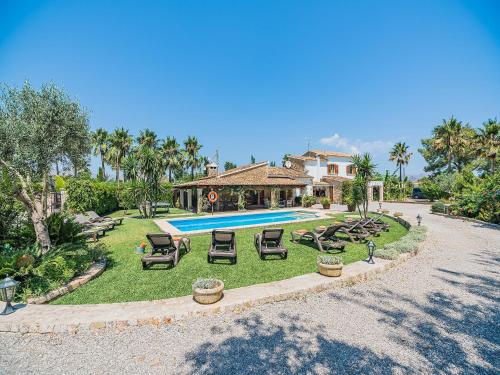 Elegant Pool Villa in Alcúdia - image 4