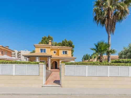 Waterfront Port d'Alcudia Villa for 8