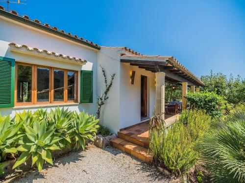 Mountain View Villa for 5 in Pollensa
