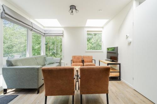 3 bedrooms, 7 beds