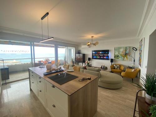 Panoramic view facing the sea
