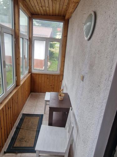 شرفة/ تراس, Casa Ursilor in بريديل