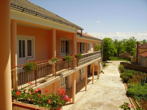  Apartments Anka in Privlaka