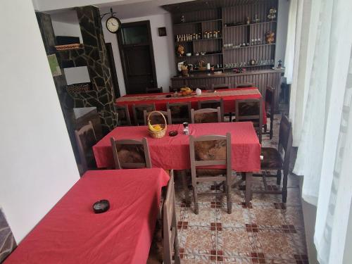 مطعم, Casa Ursilor in بريديل