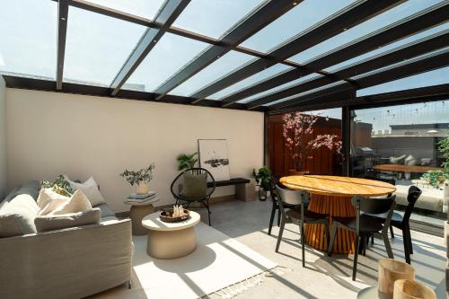Penthouse Retreat Terrace Sauna & City Living in 오르스타