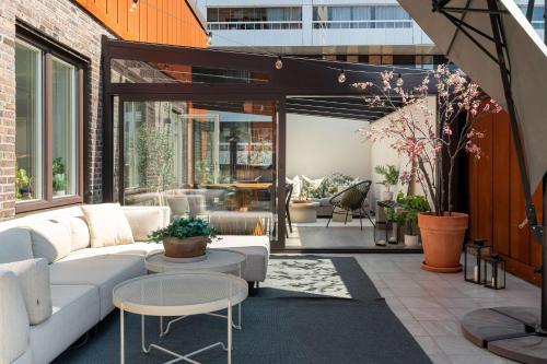 Penthouse Retreat Terrace Sauna & City Living in 오르스타
