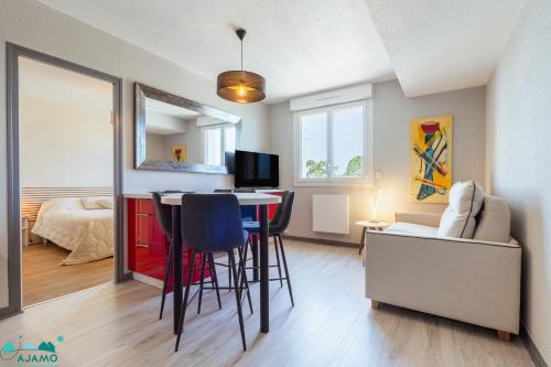 Appartement T1 vue mer à 150 m de la plage | 2 personnes | Réf 118