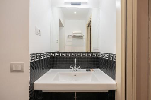 Smart Rooms at Spanish Steps