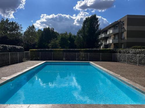 Jardin d'Auriane T2 avec piscine près de Bordeaux - Location saisonnière - Bruges
