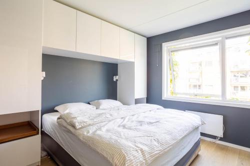Modern 3 bedroom apartment - 4 minute walk from metro - top floor baclony view, Осло (фото 9)