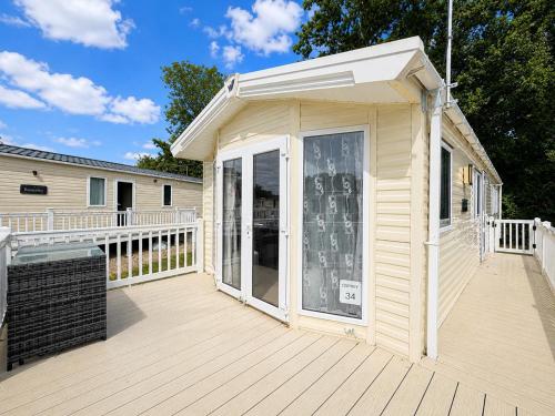 Iekārtas, Lovely Caravan At Carlton Meres Holiday Park Ref 60034O in Rendham