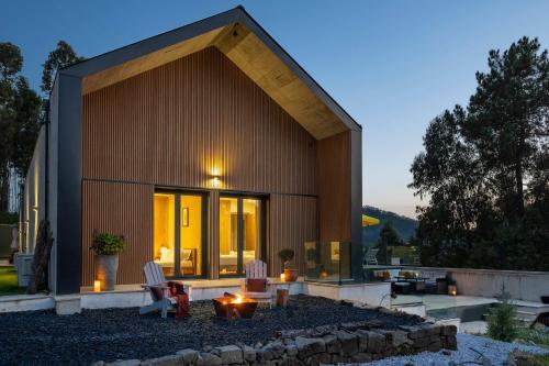 Agra Country House with Pool by Portugal Active in Arcozelo