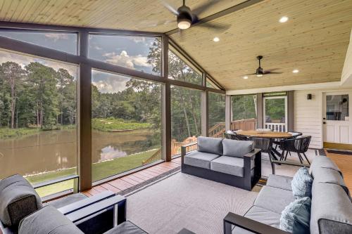 Private Dock: Lake Oconee Waterfront Escape!