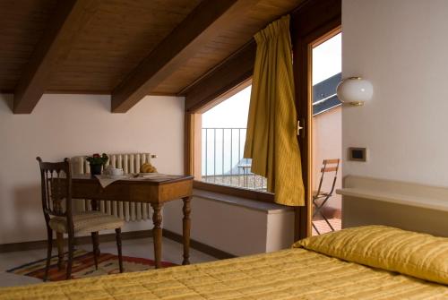 Superior Double or Twin Room with Lake View