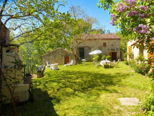 . Maison charmante à Les Junies avec vue sur jardin