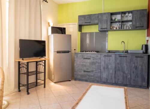 Cosy Apartment in Pereybere, Grand Baie - 35 m2 with Terrace