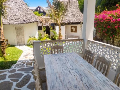 balkon/taras, Family Villa with Private Pool in Watamu, 130 m² in Watamu