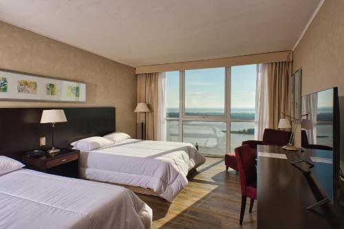 2 double beds