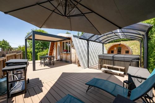 Au-Doux-Altic chalet romantique avec JACUZZI ET SAUNA gîte à louer Les Hôpitaux-Vieux