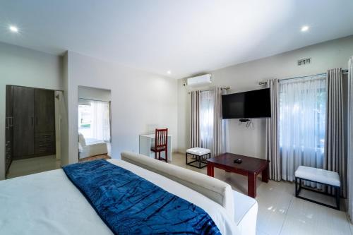 Cosmo Guest House - image 3