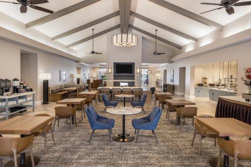 Yiyecek ve İçecekler, Staybridge Suites Pensacola Airport by IHG in Pensacola (FL)