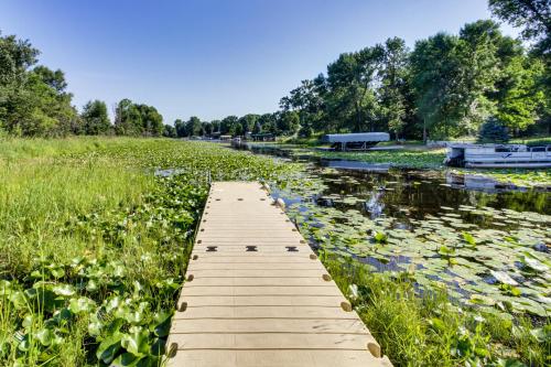 Mille Lacs Lake Cabin w/ Private Dock & Fire Pit