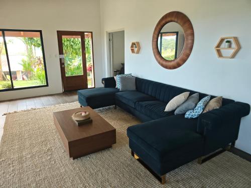 Villa Mangostan - Luxury Ocean-View Villa & Pool in Punta Mala