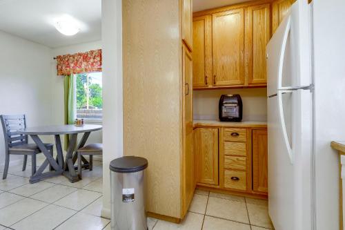 Near Riverwalk & Lake Adventures! Pueblo Home in 梅薩章克申
