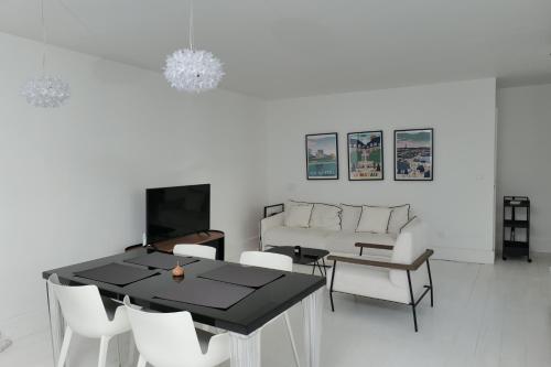 Stylish Le Marais Apartment Near Paris' Oldest Market