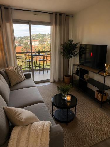 Cannes Beach Residence -Terrace- 2min to Beach - AC - WIFI - Pool