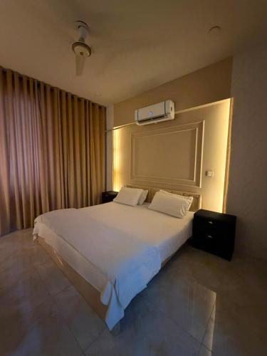 Signature 1BR Suite - image 4