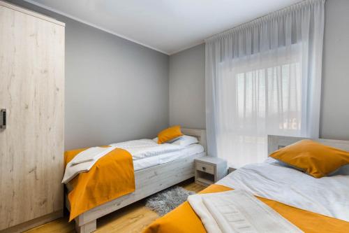 2 twin beds