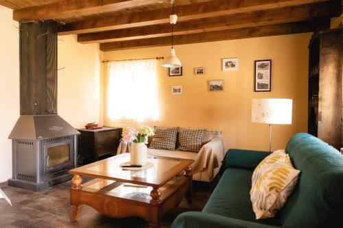 Apartamentos turisticos LAS CARBALLEDAS in Santa Colomba De Somoza