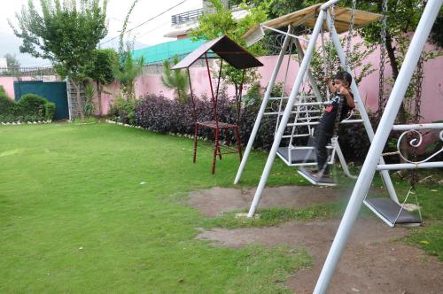 ogród, Alaf Laila Guest House in Abbottabad