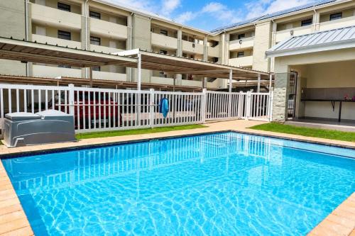 Vista exterior, The Luxe Haven Spacious Modern Escape in Morningside