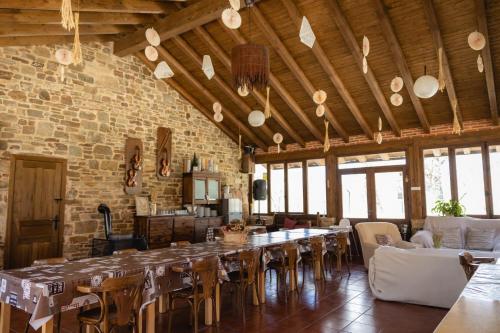 Apartamentos turisticos LAS CARBALLEDAS in Santa Colomba De Somoza