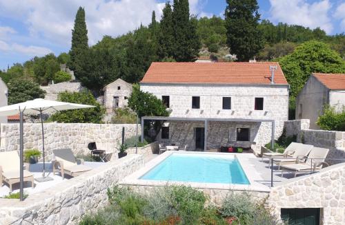 Villa with Sea View image 1