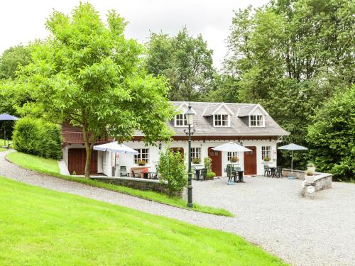 Vista exterior, House situated on a magnificent estate in Durbuy