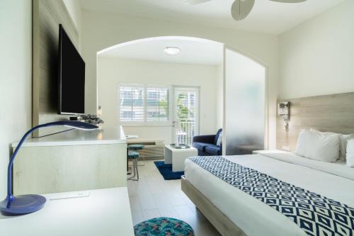 Ports of Call Resort Turks & Caicos, Tapestry Collection by Hilton in โพรวิเดนเชียลส์