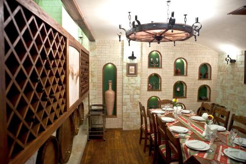 Restaurant, Shirak Hotel in Yerevan
