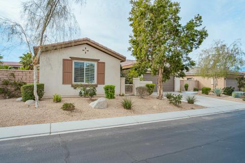 vhod, Paradise in Palm Desert 3BR Pool and Spa in Shadow Ridge