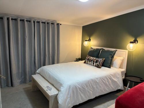 The Red Couch Accommodation in Tsumeb