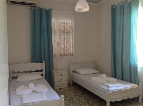 Two-Bedroom Apartment (4 adults) with Balcony image 4